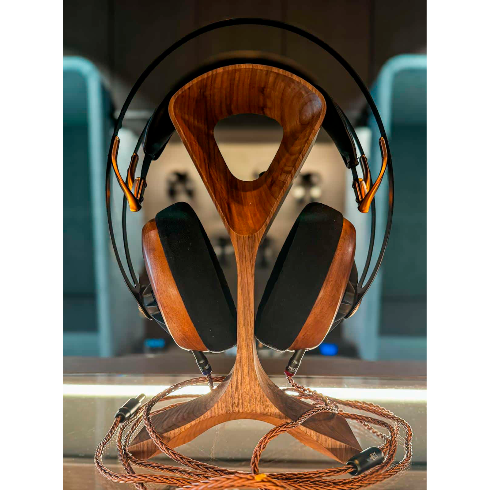 Yohann Headphone Stand Wood